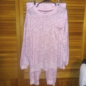 Womens Disney size L pajama set